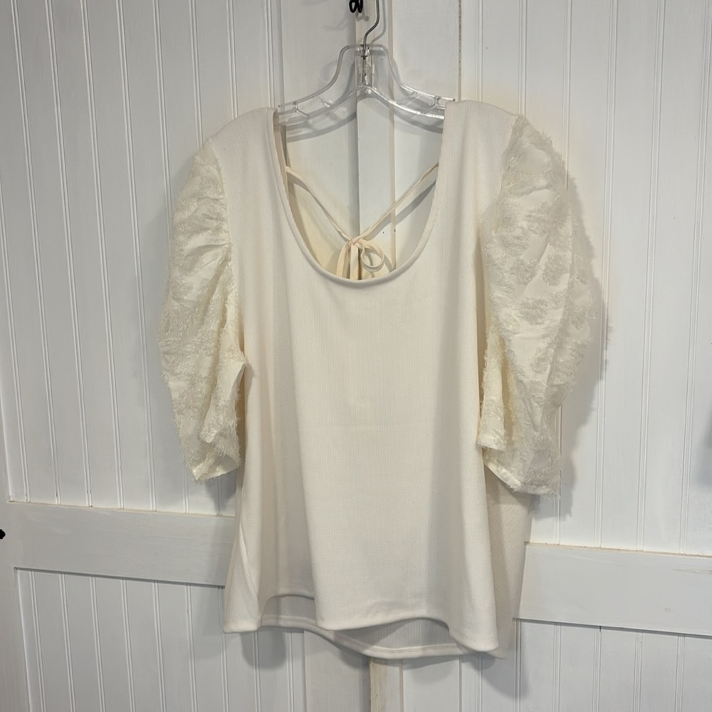 Maurice’s 3/4 sleeve, ecru, scoop neck, puff sleeve top size 2X